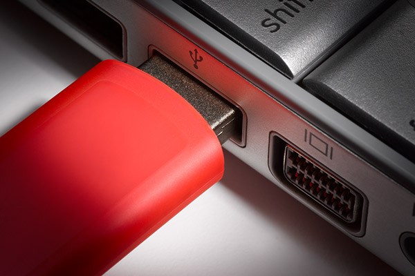 01usb-chip-hacking.jpg