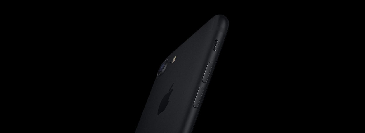 02iPhone7.jpeg