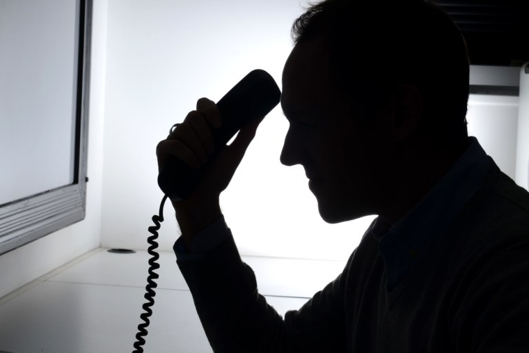 06Id-Theft-mobile-phone-number-hijacked.jpg